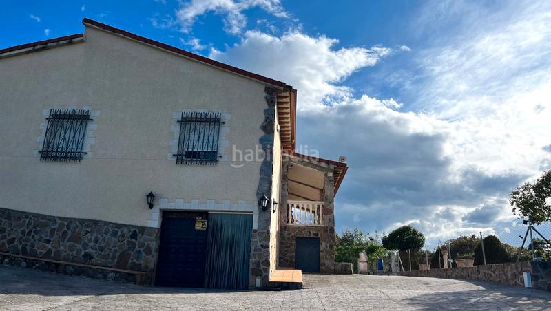 Foto 7ddbb6ad-f4b0-4978-a37e-9df17db35cc0. Masia amb xemeneia calefacció aparcament piscina a Santa Cruz del Retamar