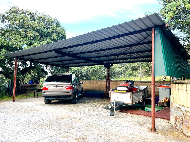 Foto 806687a3-860d-4074-82f8-62a7f735fc04. Masia amb xemeneia calefacció aparcament piscina a Santa Cruz del Retamar