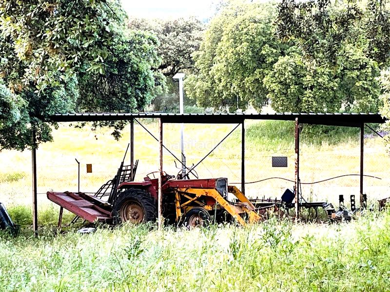 Foto c282bb70-42e0-408a-8876-87f19fd269dc. Masia amb xemeneia calefacció aparcament piscina a Santa Cruz del Retamar