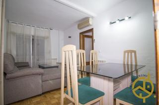 Appartement à Universidad. Se alquila piso 3 dormitorios