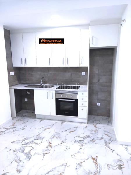 Foto 697f97fd-72ce-4915-a662-bc3f2d236a6b. Local comercial local reformado a estrenar en barrio de la montaña - en Aranjuez