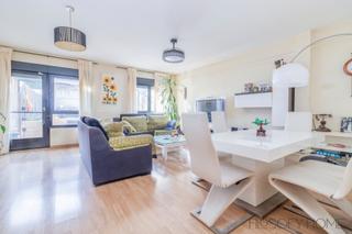 Semi detached house in Calle rosalia de castro 11