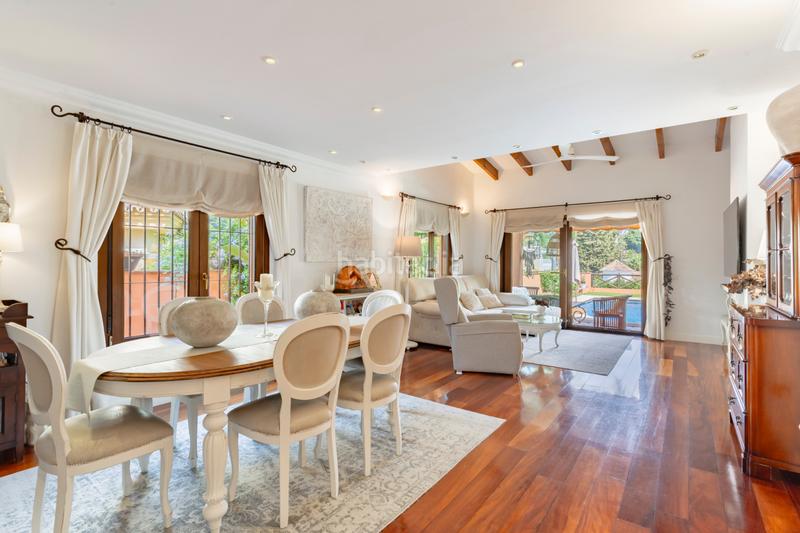 Foto 1e233e7c-fcd0-4e61-be57-c8e41f4458ee. Chalet con camino parcheggio piscina in campo de Mijas Mijas