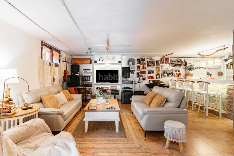 Foto c637aa42-ecce-4daf-b86e-caa28083275d. Chalet con camino parcheggio piscina in campo de Mijas Mijas