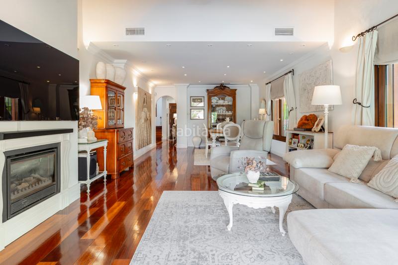 Foto ce162955-9005-4568-bee9-684ae95c7422. Chalet con camino parcheggio piscina in campo de Mijas Mijas