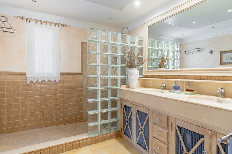 Foto dd82b5c9-db32-4710-af6c-91983f65cb06. Chalet con camino parcheggio piscina in campo de Mijas Mijas