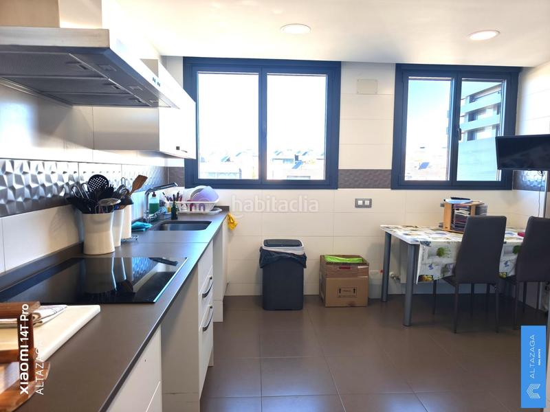 Foto 3a9a653a-bdb9-46dd-8312-22d232fec2d4. Pis amb calefacció aparcament piscina a Tempranales San Sebastián de los Reyes