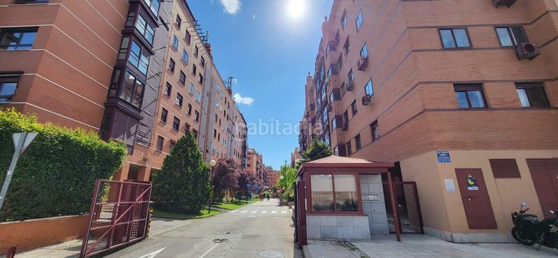 Foto ea40f2b1-fce9-493c-a546-0d4943b84b57. Pis amb calefacció piscina a Simancas Madrid