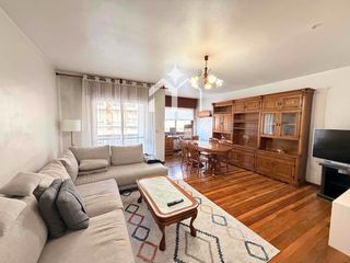 Appartement à Cangas Pueblo. Vivienda amplia con terraza y garaje, cangas