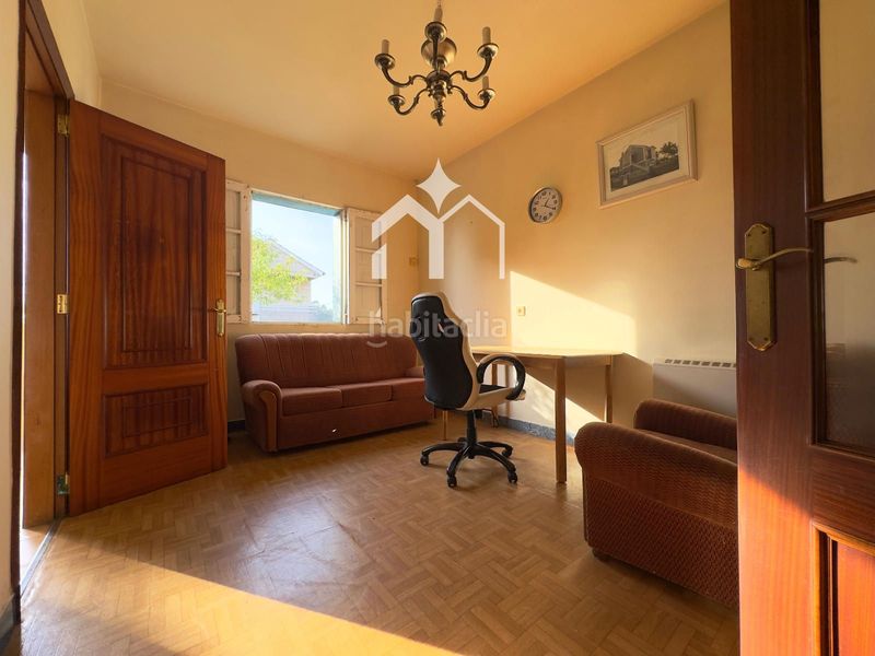 Foto 49da9de9-30eb-4871-945c-23bfae6abce0. Casa amb calefacció aparcament a Bueu