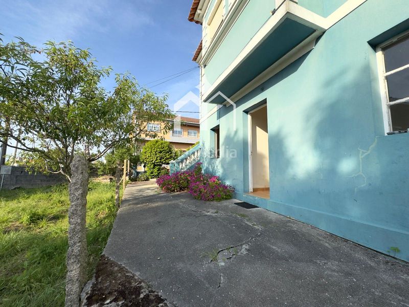 Foto d5467d93-489e-46b8-9c4f-7c1ce1bdddbf. Casa amb calefacció aparcament a Bueu