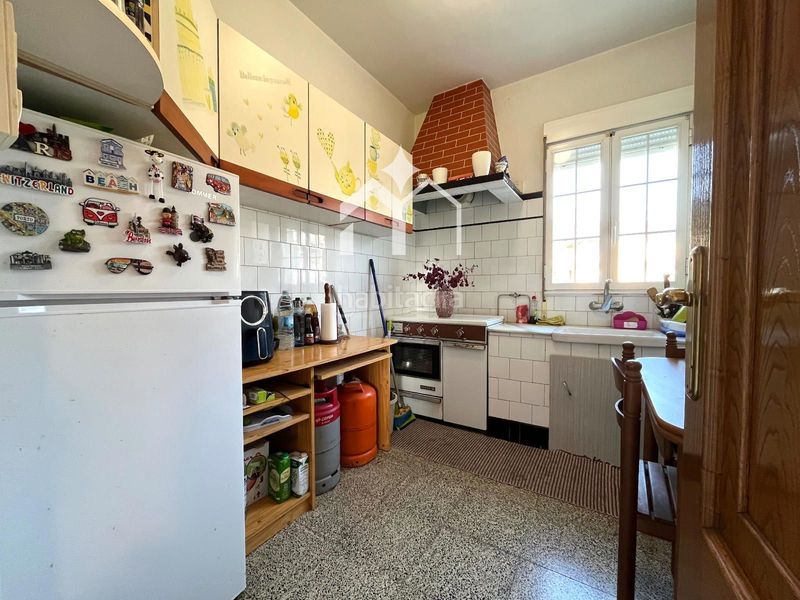 Foto d8468d1b-4714-44de-bdd1-e6da90bae278. Casa amb calefacció aparcament a Bueu
