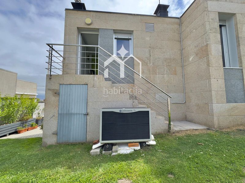 Foto a00b04a3-7b19-45b9-a915-ca5be4681179. Xalet amb calefacció aparcament piscina a Darbo Cangas