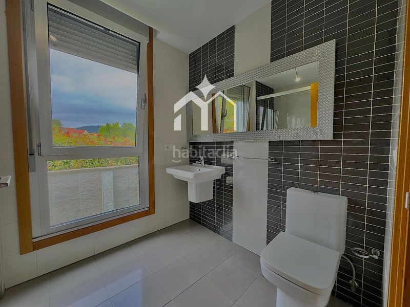 Foto db3d3395-23a3-49a4-8a8f-b640a5ceb208. Xalet amb calefacció aparcament piscina a Darbo Cangas