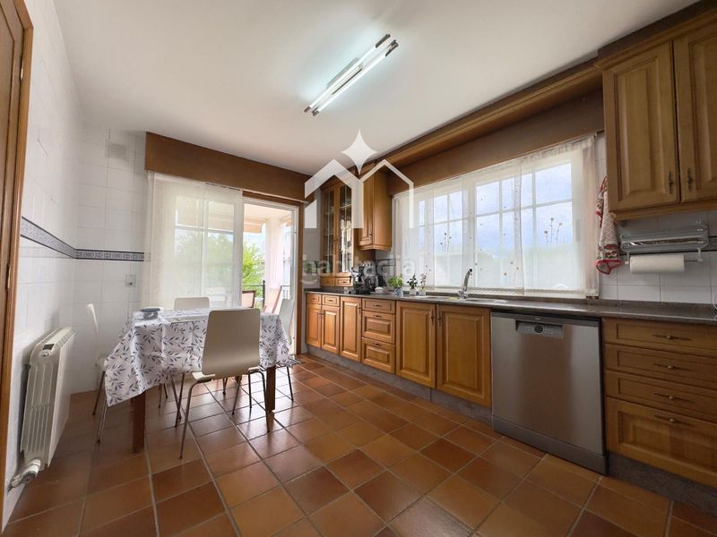 Foto b6748e2d-e038-46a8-877a-0a9dd53e6549. Casa amb calefacció aparcament a Moaña