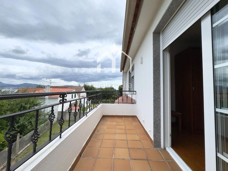 Foto d52e2644-0250-42a8-9ad4-9431e6ee1344. Casa amb calefacció aparcament a Moaña