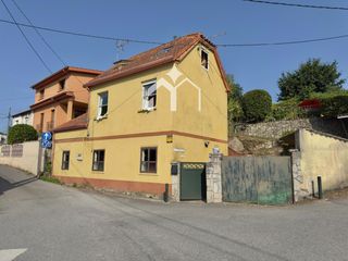 House in Moaña. Casa para reformar con finca y vistas en tirán, moaña
