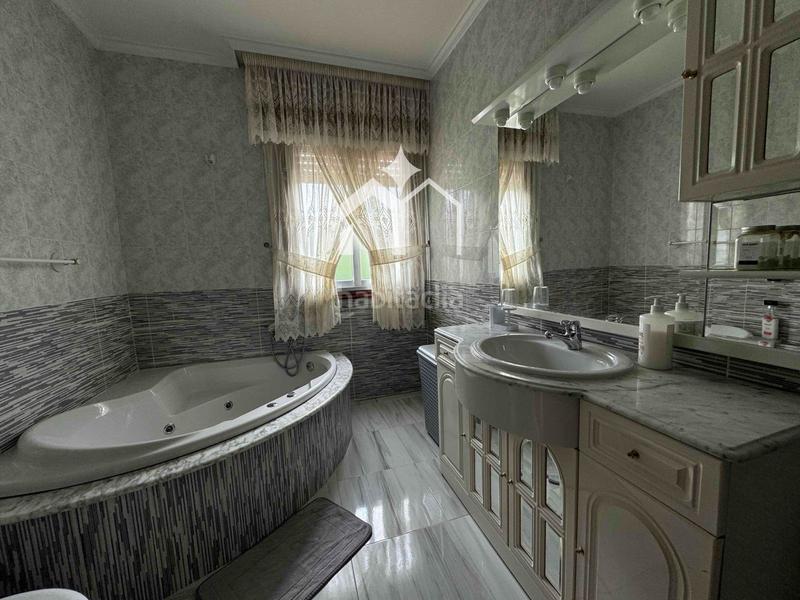 Foto 6b80f574-b129-4005-a653-40d4d6ddc6ff. Chalet con riscaldamento parcheggio in Moaña