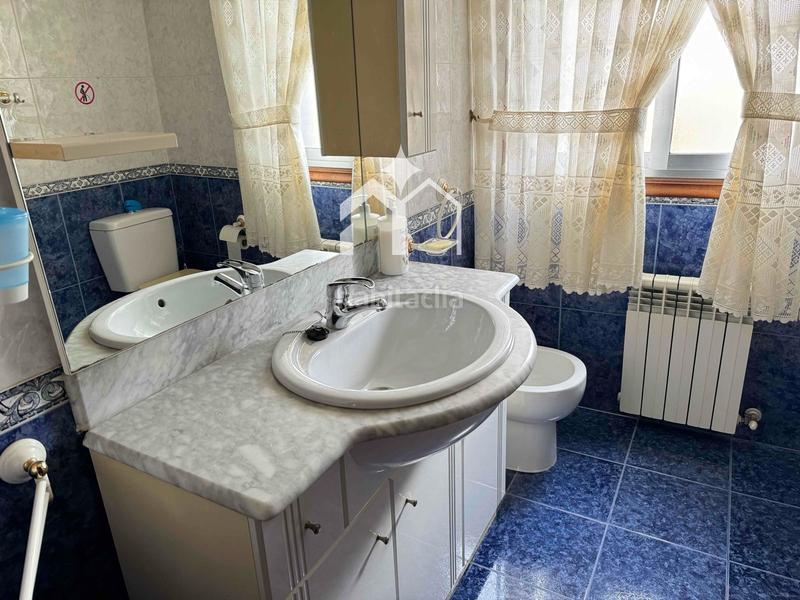 Foto 6f79ffa4-7a06-45fe-b7cc-843ddf9001ad. Chalet con riscaldamento parcheggio in Moaña