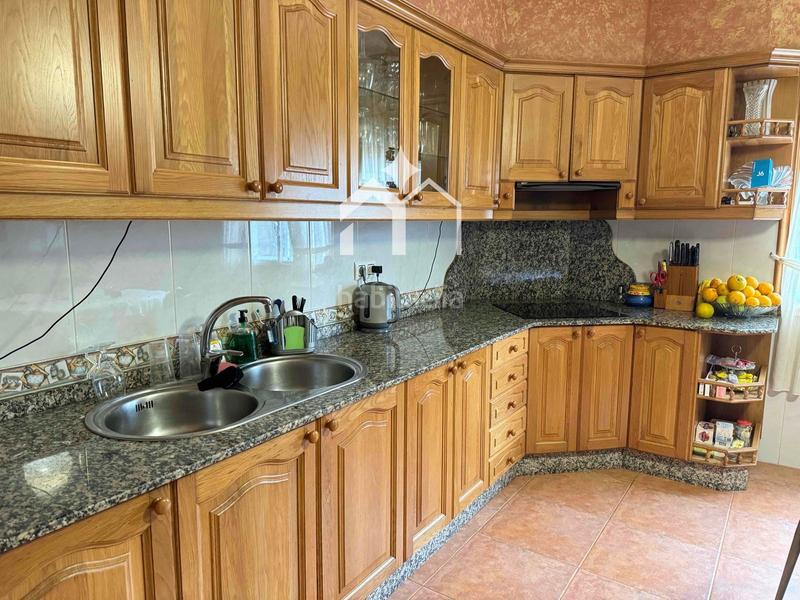 Foto 70f0ff6e-cc56-45d5-a98c-832f77b986d3. Chalet con riscaldamento parcheggio in Moaña