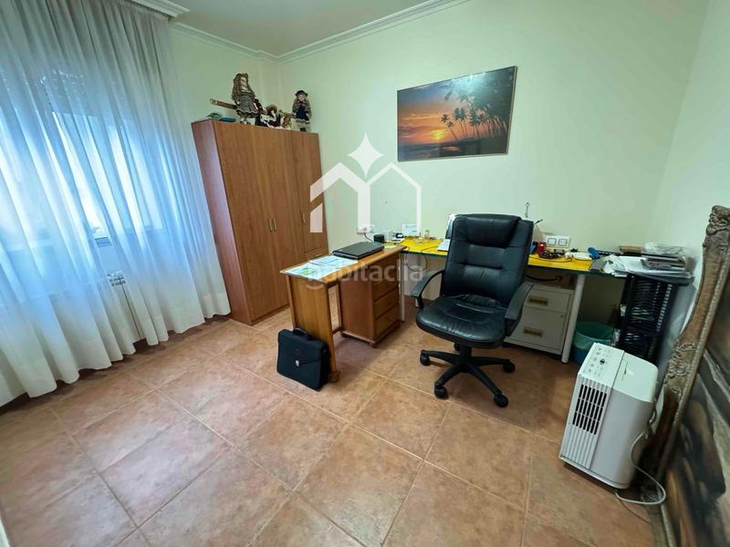 Foto f1999837-3db3-4634-a551-298178b7d1f7. Chalet con riscaldamento parcheggio in Moaña