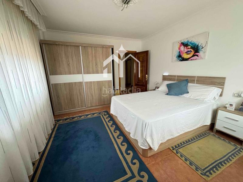 Foto fd637df0-e7a0-4f9e-bb00-e3839fd22402. Chalet con riscaldamento parcheggio in Moaña