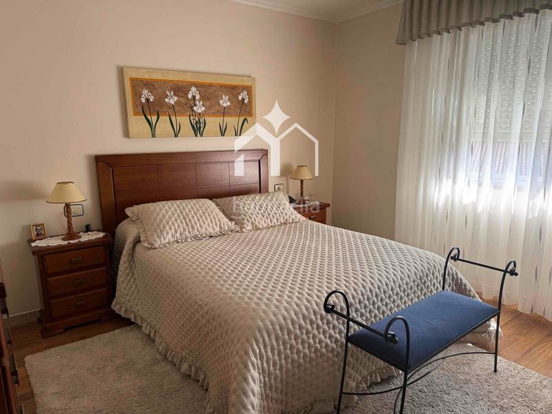 Foto 7ca1a9a8-4ecc-4f40-ad08-294a6fed74f0. Chalet mit heizung parking in Moaña