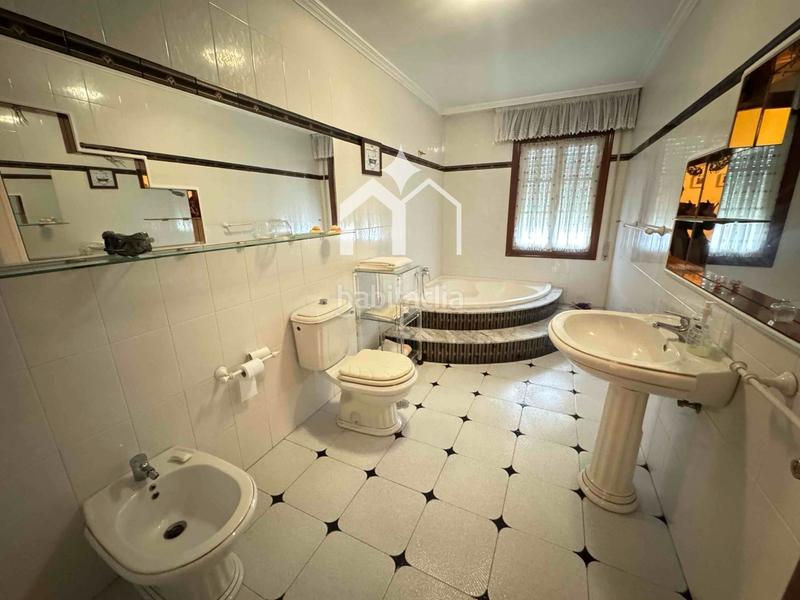 Foto 08090ee5-4963-4795-8bdf-27e6c6be5f6a. Chalet precioso chalet piedra con piscina, , Darbo en Cangas