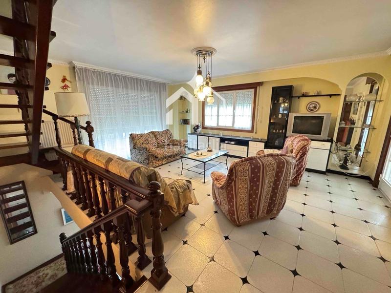 Foto 1c80db01-5aa2-40ba-96c0-0059775baaf4. Chalet precioso chalet piedra con piscina, , Darbo en Cangas