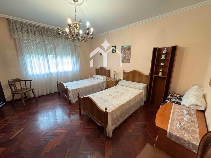 Foto fcb9e537-55cc-4d12-8b9f-27e13240220a. Chalet precioso chalet piedra con piscina, , Darbo en Cangas