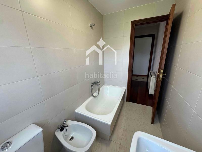 Foto 109f4a38-f646-4b36-bd20-b501f9c097ac. Ático amplio piso con terraza y vistas despejadas, en Cangas
