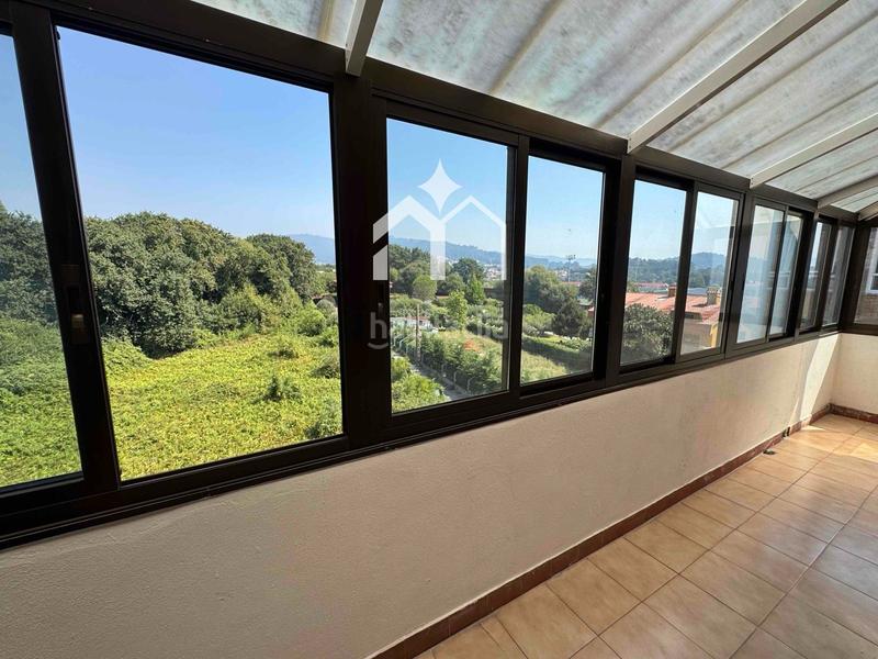 Foto 1f78b06a-3f73-4942-b71e-4ef4fd877178. Ático amplio piso con terraza y vistas despejadas, en Cangas