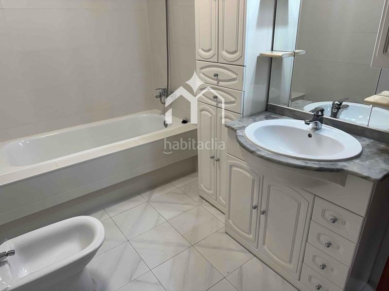 Foto 4dcf0a50-6a23-442b-909a-02376d47978f. Ático amplio piso con terraza y vistas despejadas, en Cangas