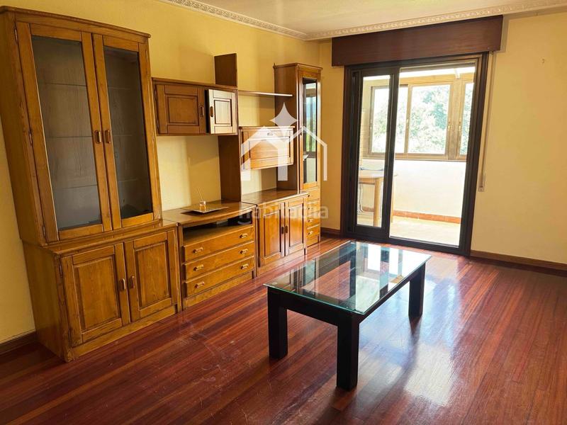 Foto d830ef37-26da-4c3a-a846-ce3ebe9f4ac7. Ático amplio piso con terraza y vistas despejadas, en Cangas