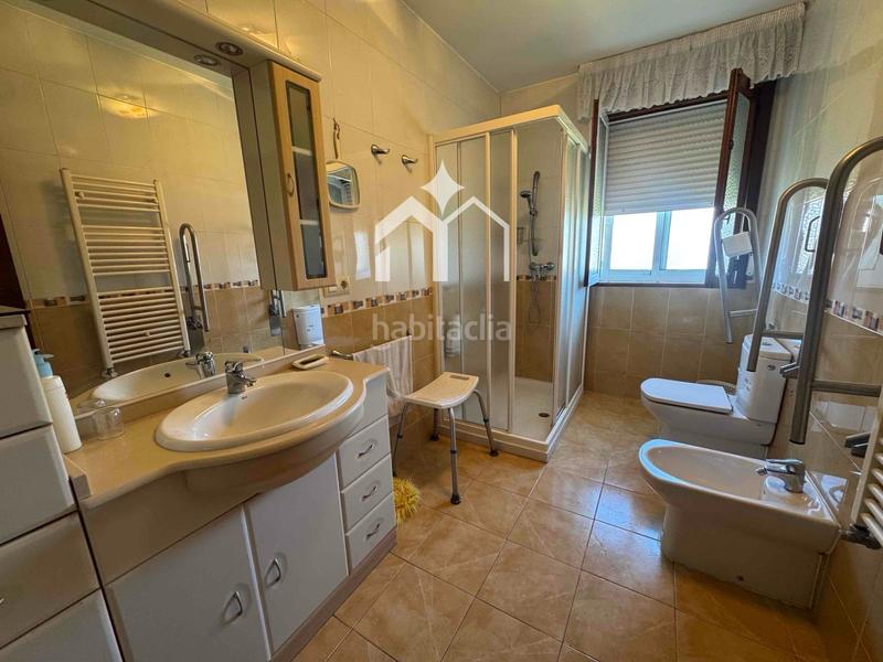 Foto 3b91e251-7d83-4e42-bf6d-dfc6529bc544. Chalet mit parking in Darbo Cangas