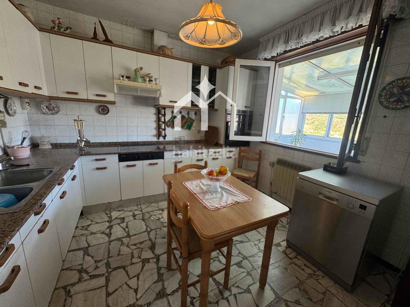 Foto 83d1b0de-d57f-4345-9c72-8d6fbad2486f. Chalet mit parking in Darbo Cangas