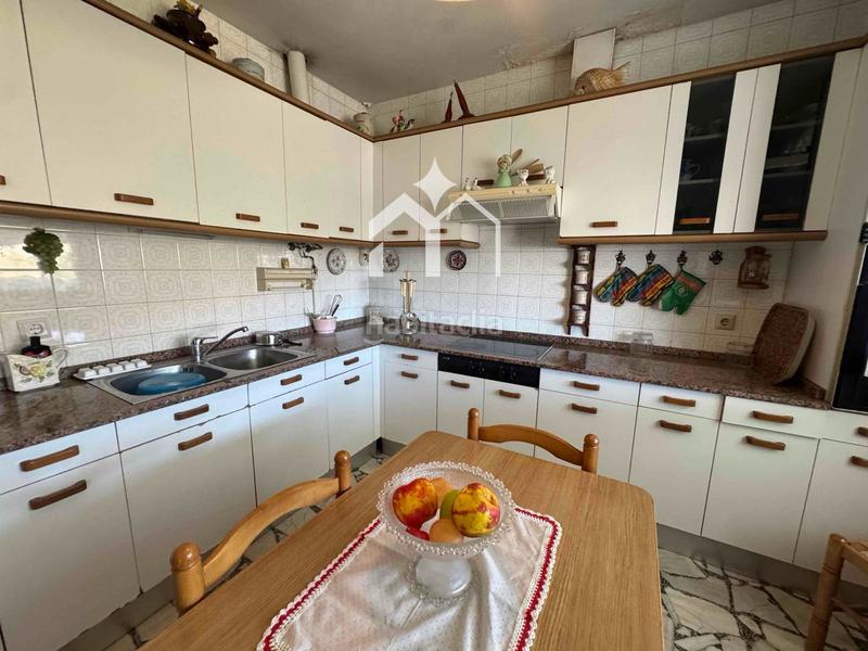 Foto de958896-b2a2-423a-9b3c-8603f0944202. Chalet mit parking in Darbo Cangas