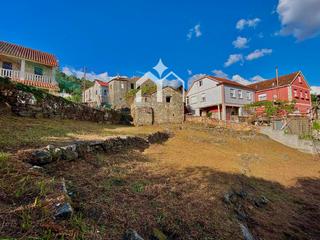 Casa a Parroquias Rurales. Terreno con construcción de piedra y vistas al mar en pontesampa