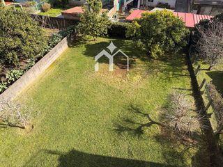 Casa a Moaña. Casa de 3 plantas independientes con terreno, zona rosal moaña