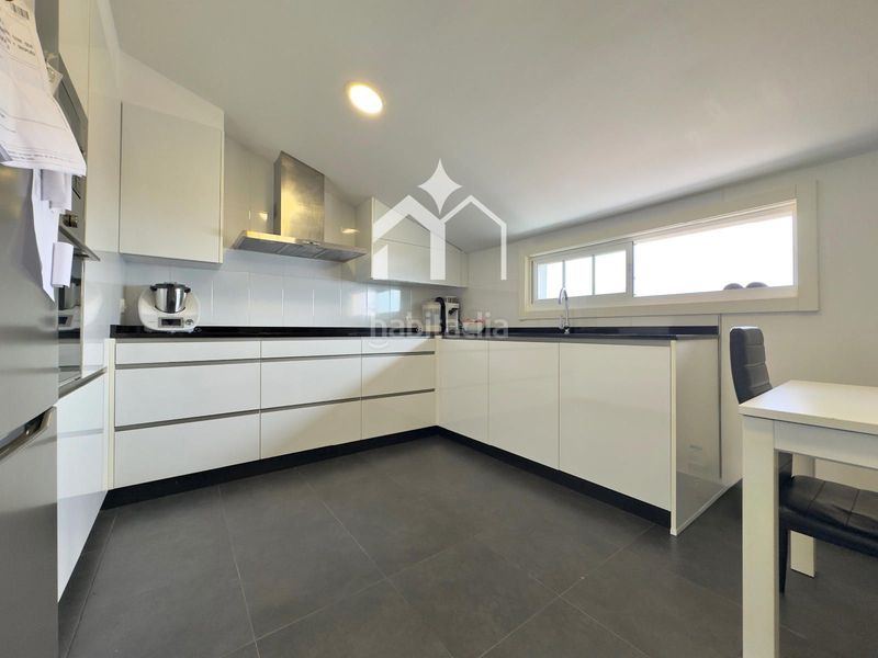 Foto 02a33d01-b456-4f4d-abc6-f553a2c09eb5. Xalet amb calefacció aparcament piscina a Moaña