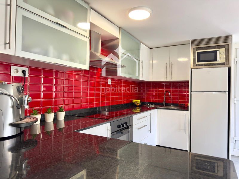 Foto 1a275f6c-a0ae-4afc-9791-683d4883e28e. Xalet amb calefacció aparcament piscina a Moaña