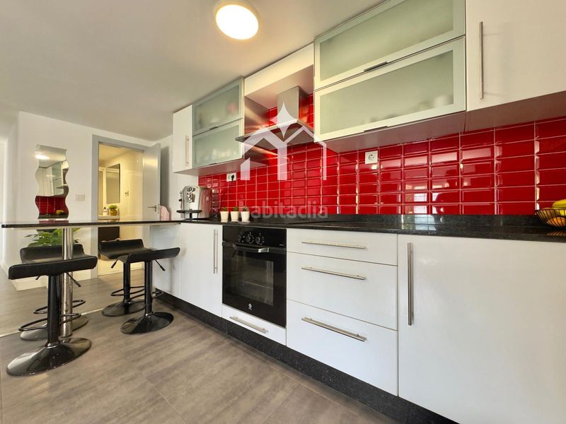 Foto 43a3a0b2-8a18-4dc0-9332-1efb3a9ffb0d. Xalet amb calefacció aparcament piscina a Moaña