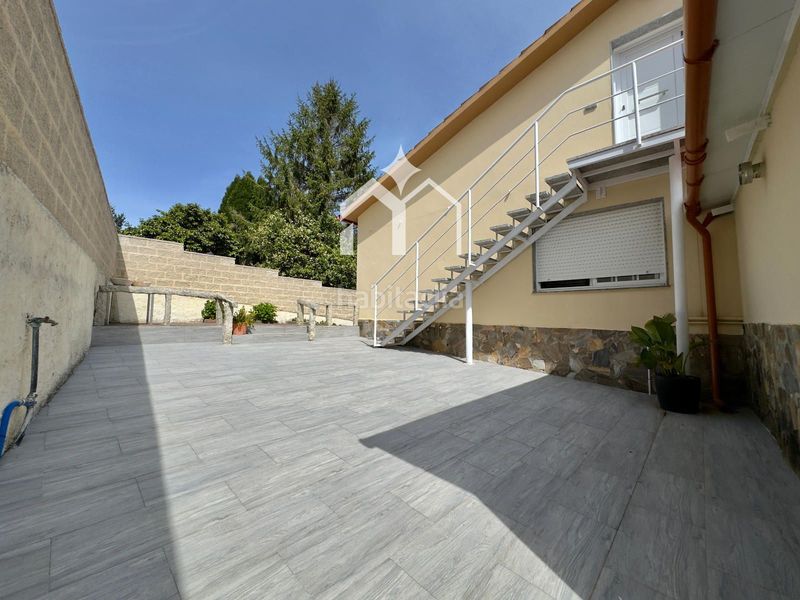 Foto 4a88a6a8-6b7d-4725-bf57-1fe774b24d27. Xalet amb calefacció aparcament piscina a Moaña