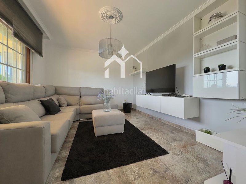 Foto 51cc45ef-605e-4863-8e66-2463911d9674. Xalet amb calefacció aparcament piscina a Moaña