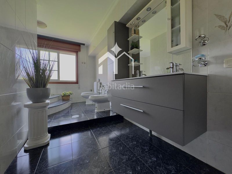 Foto 8dbbcc40-aeac-4356-8bca-ec81ec55ed2e. Xalet amb calefacció aparcament piscina a Moaña