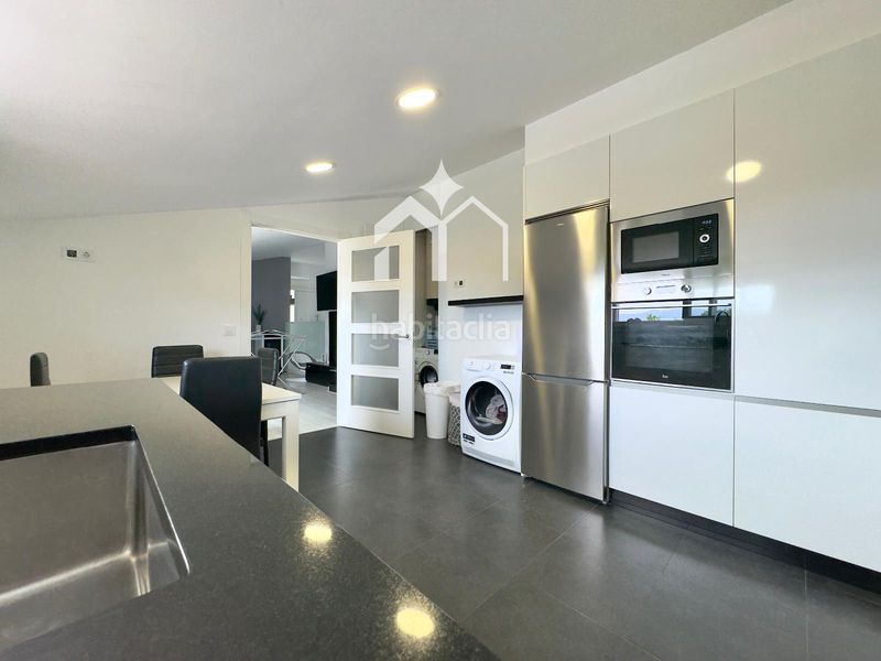 Foto ac908402-6590-4e81-88ac-9cf9e4c8da0c. Xalet amb calefacció aparcament piscina a Moaña