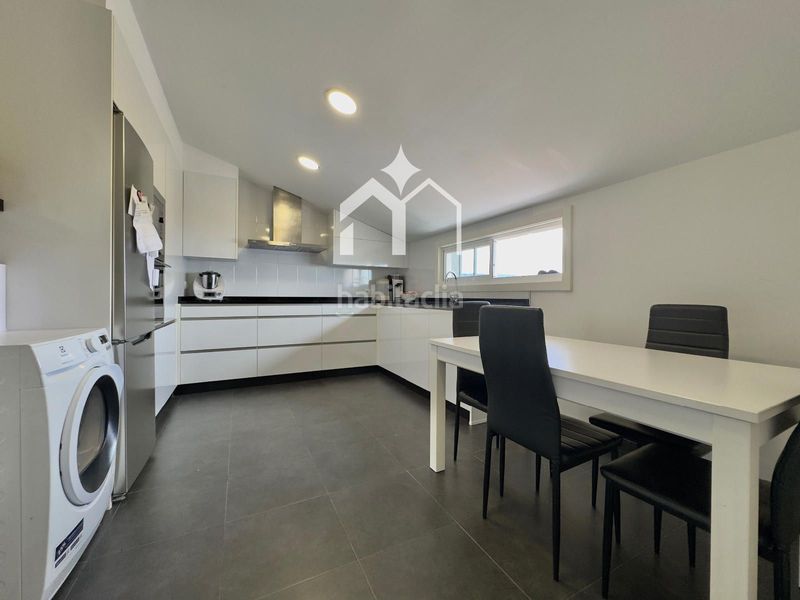 Foto af599272-972a-4b75-abc4-072977a3c0d1. Xalet amb calefacció aparcament piscina a Moaña