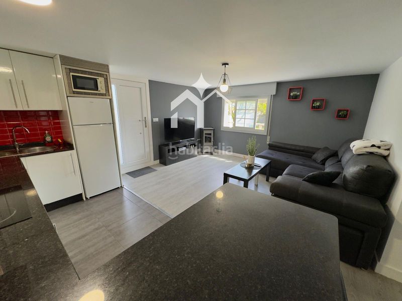 Foto ce720ac4-b1f5-48e4-a9c3-1b19396e2546. Xalet amb calefacció aparcament piscina a Moaña