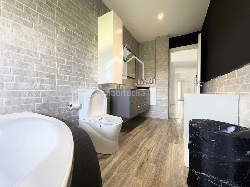 Foto fedde2e4-2f76-471a-ae47-92b5aac095e8. Xalet amb calefacció aparcament piscina a Moaña