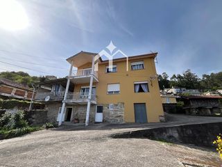 Casa in Moaña. Casa con vistas panorámicas a rande, vigo y el mar con terrazas